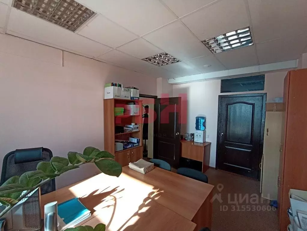 Офис в Курганская область, Курган ул. Куйбышева, 35 (42 м) - Фото 1