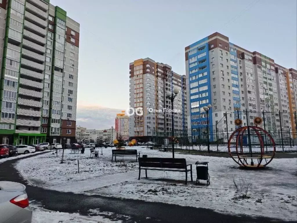 2-к кв. Брянская область, Брянск ул. Горбатова, 24 (69.0 м) - Фото 1