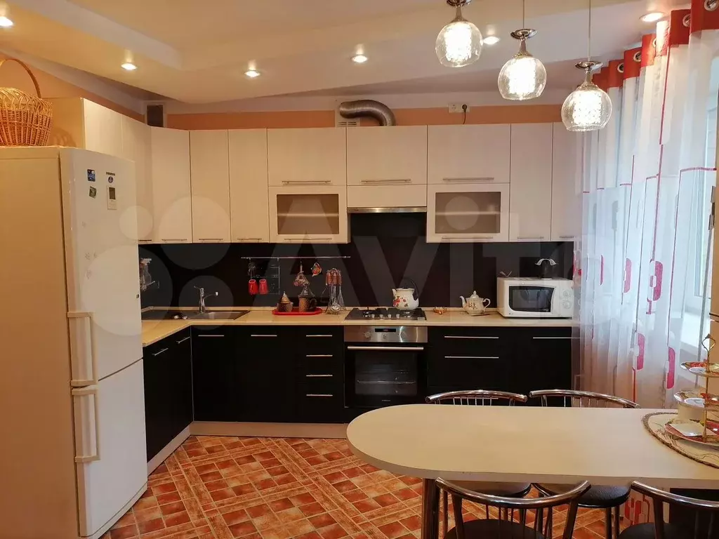 2-к. квартира, 74 м, 2/5 эт. - Фото 1