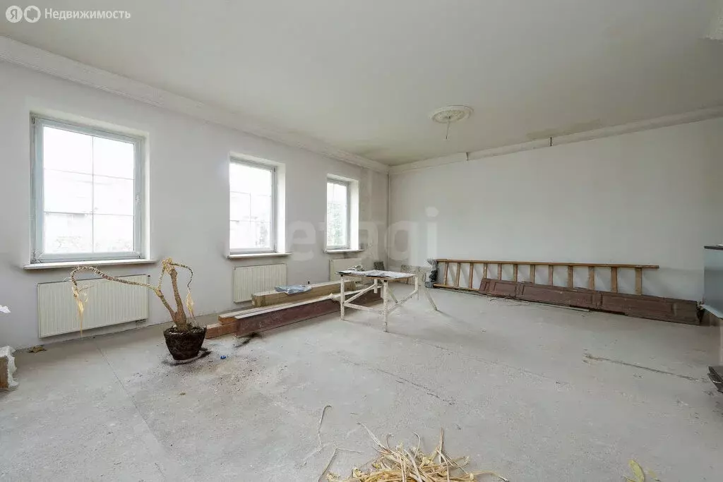 8-комнатная квартира: Калининград, улица Гоголя, 2 (500 м) - Фото 1