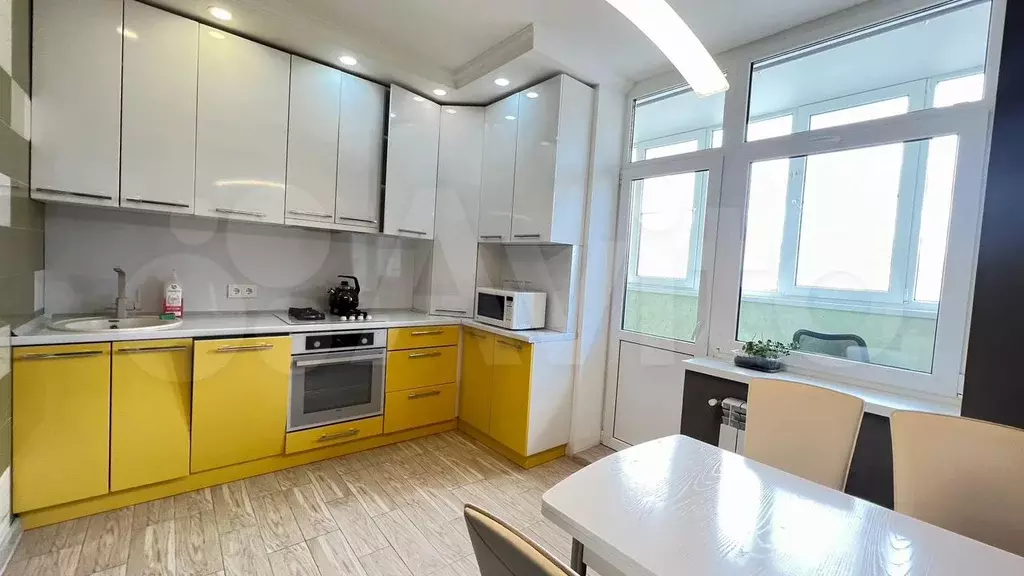 3-к. квартира, 80 м, 11/17 эт. - Фото 1