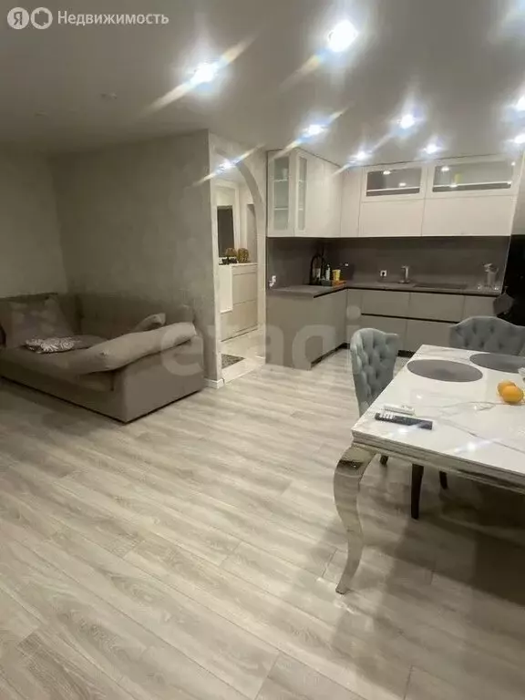 3-комнатная квартира: Рыбинск, улица Моторостроителей, 21 (64 м) - Фото 1