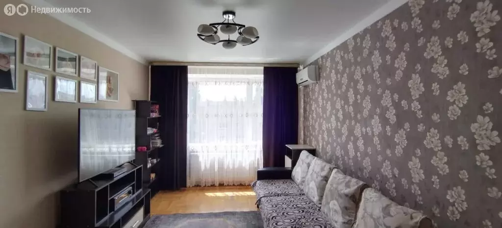 3-комнатная квартира: Батайск, Октябрьская улица, 118 (62.7 м) - Фото 0