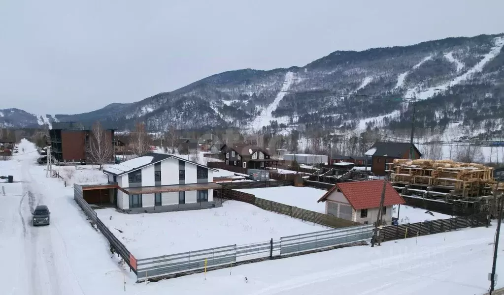 Дом в Алтай, Майминский район, Манжерокское с/пос, с. Озерное ул. ... - Фото 1