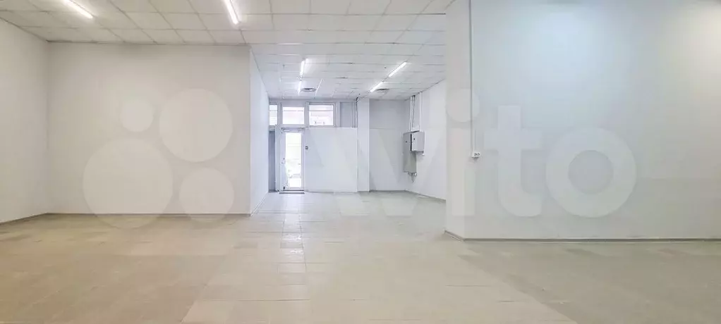 Отдельный вход, 1-й этаж, трафик к метро, от 87 до - Фото 1