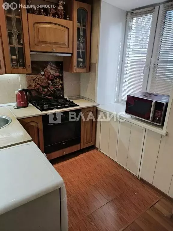 3-комнатная квартира: посёлок городского типа Удельная, улица ... - Фото 1