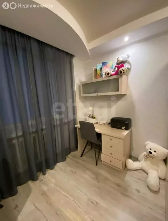 3-комнатная квартира: Белогорск, улица Гагарина, 1А (68 м) - Фото 1