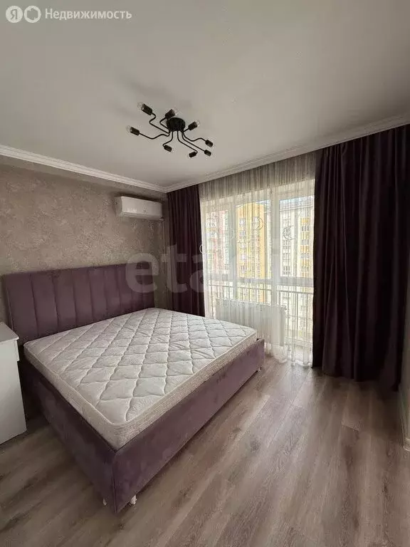 1-комнатная квартира: Владикавказ, улица Шамиля Джикаева, 4А (56 м) - Фото 0