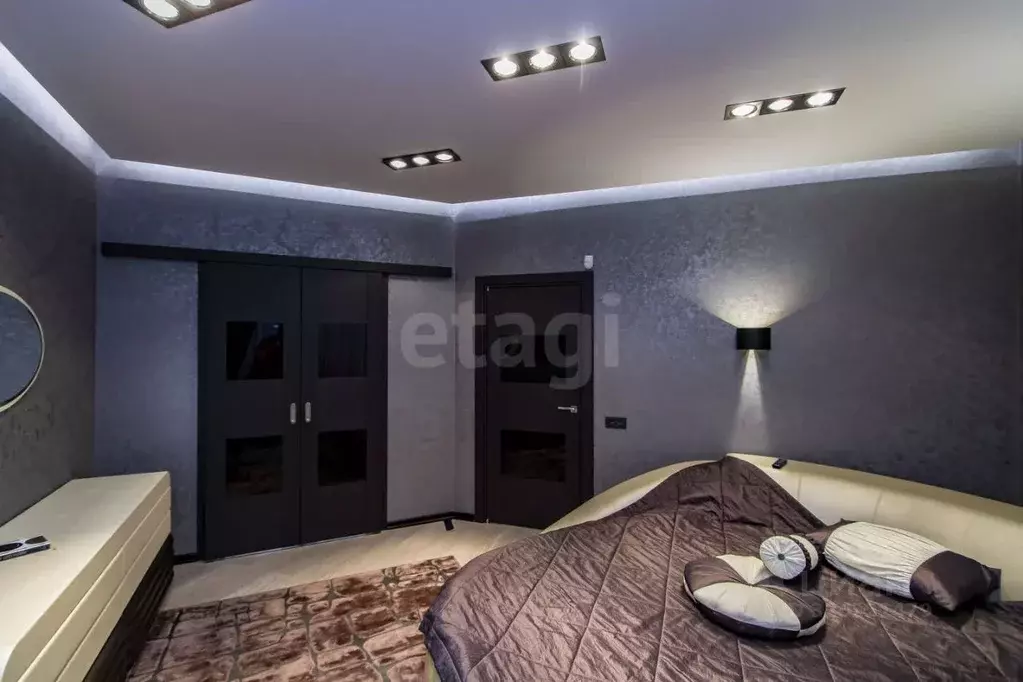 3-к кв. Тюменская область, Тюмень ул. Герцена, 55 (151.0 м) - Фото 1