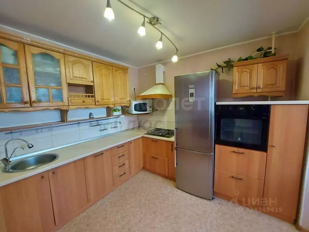 3-к кв. Оренбургская область, Оренбург ул. Диагностики, 3 (90.0 м) - Фото 1