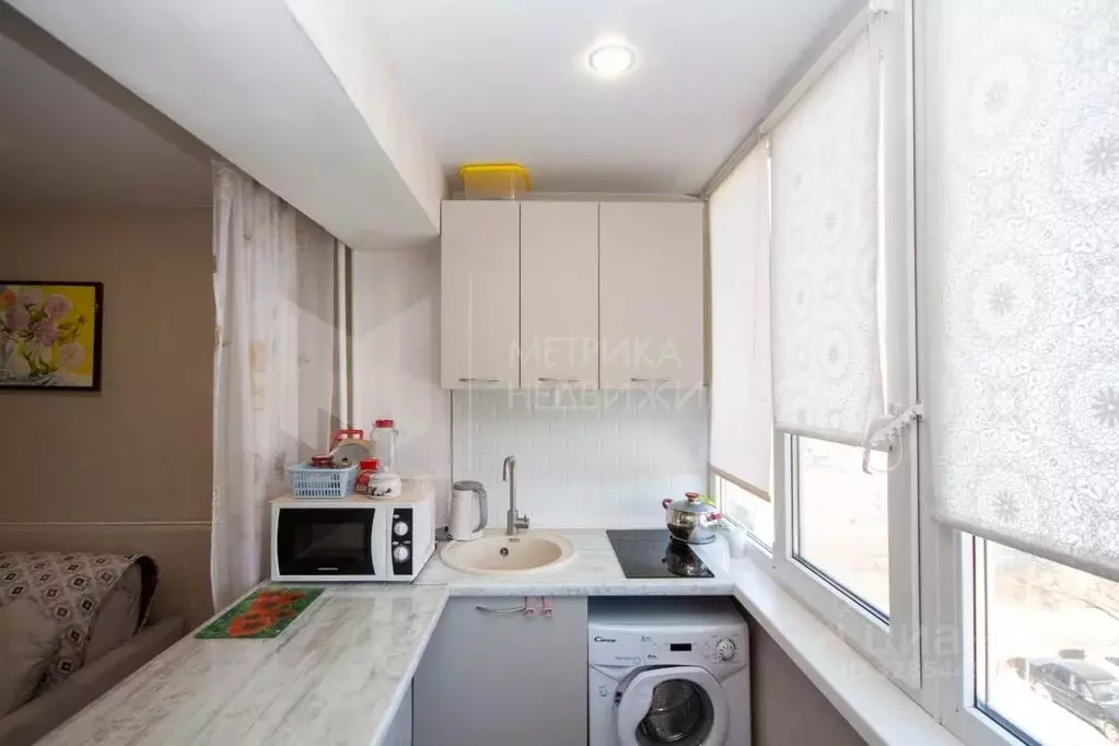 Студия Тюменская область, Тюмень ул. Республики, 239 (17.0 м) - Фото 1