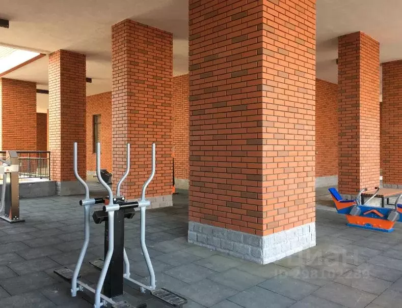 1-к кв. Свердловская область, Екатеринбург ул. Азина, 22/2 (30.0 м) - Фото 1