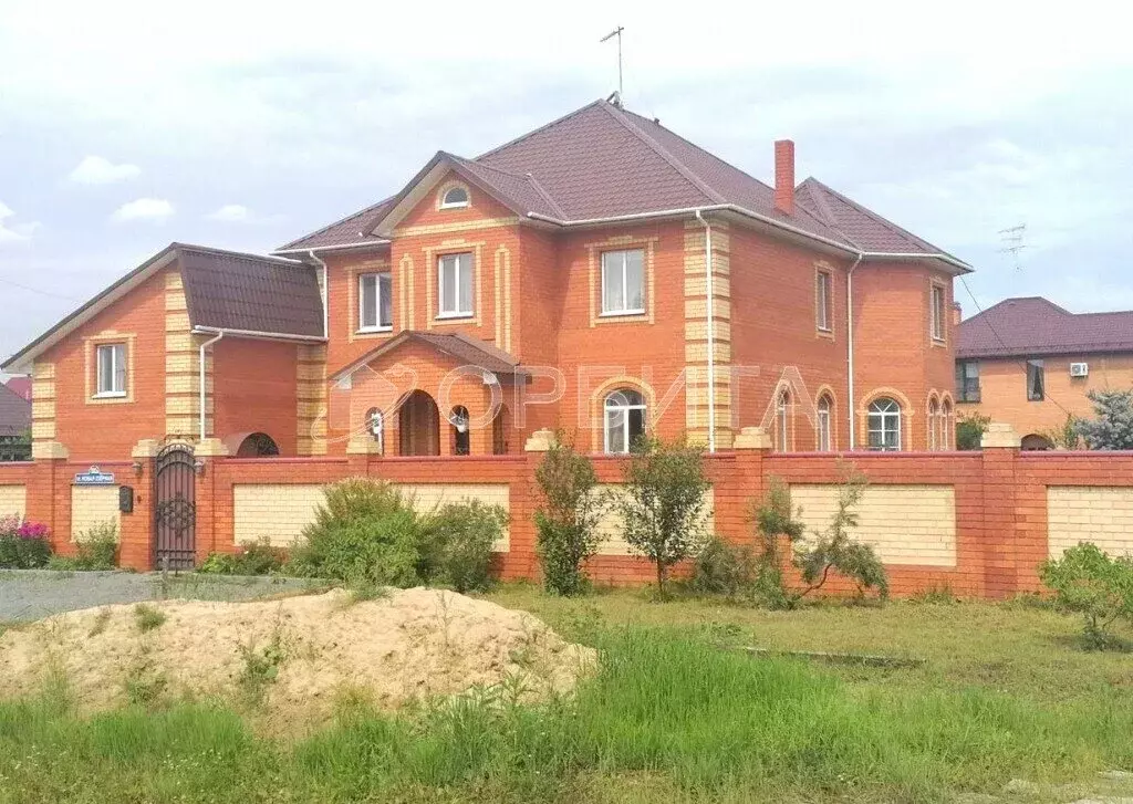Дом в Боровский, Новая Озёрная улица (428 м) - Фото 0