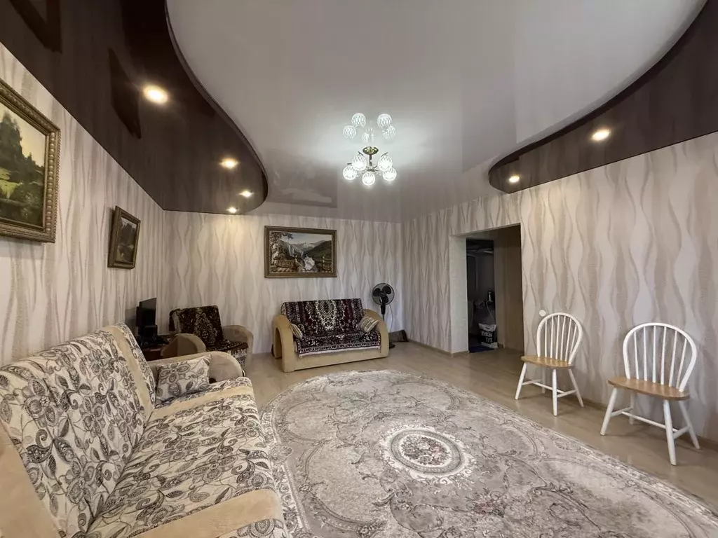 2-к кв. Омская область, Омск Пригородная ул., 21 (68.0 м) - Фото 1