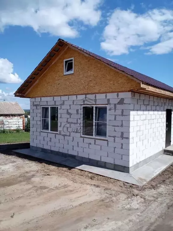 Дом в Белгородская область, Старооскольский городской округ, с. ... - Фото 1