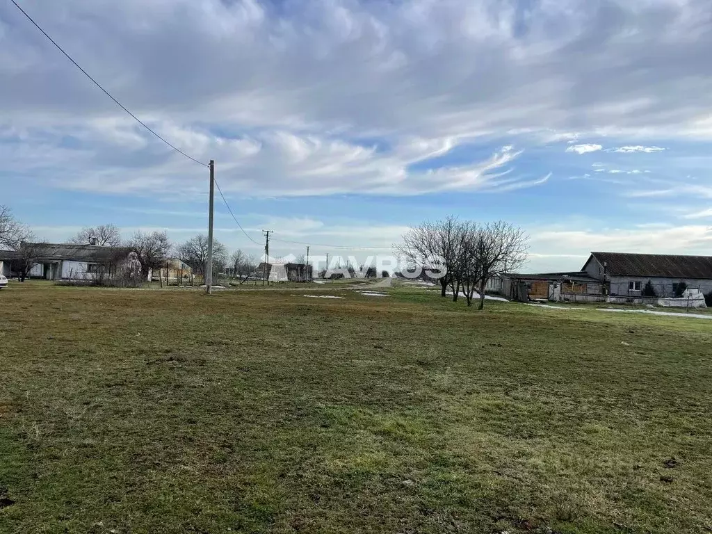 Участок в Крым, Красногвардейский район, Амурское с/пос, с. ... - Фото 1