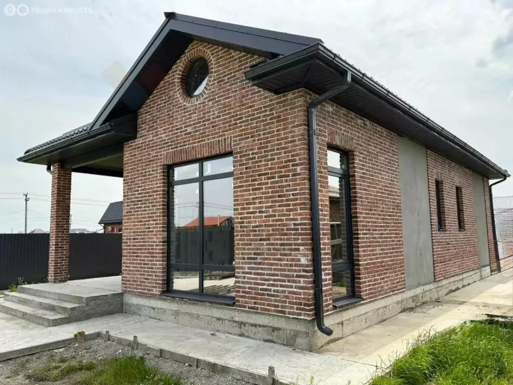 Дом в посёлок городского типа Афипский, Новороссийская улица, 24 (105 ... - Фото 1