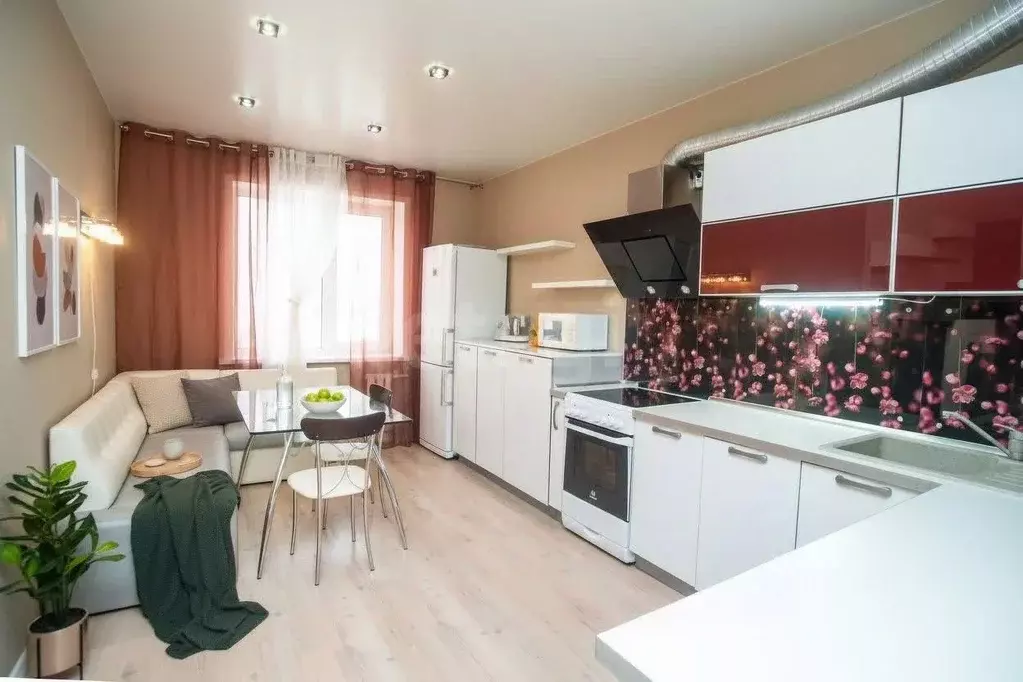 3-к кв. Ульяновская область, Ульяновск Ульяновский просп., 28 (77.7 м) - Фото 1