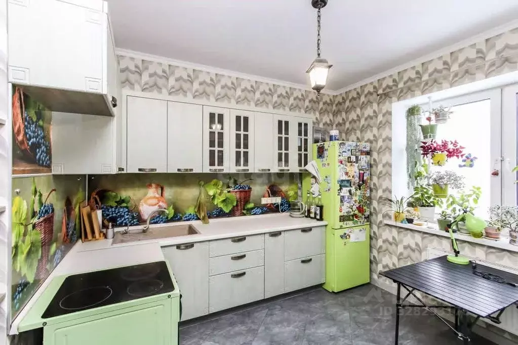 2-к кв. Тюменская область, Тюмень ул. Мельникайте, 2к3 (58.6 м) - Фото 1