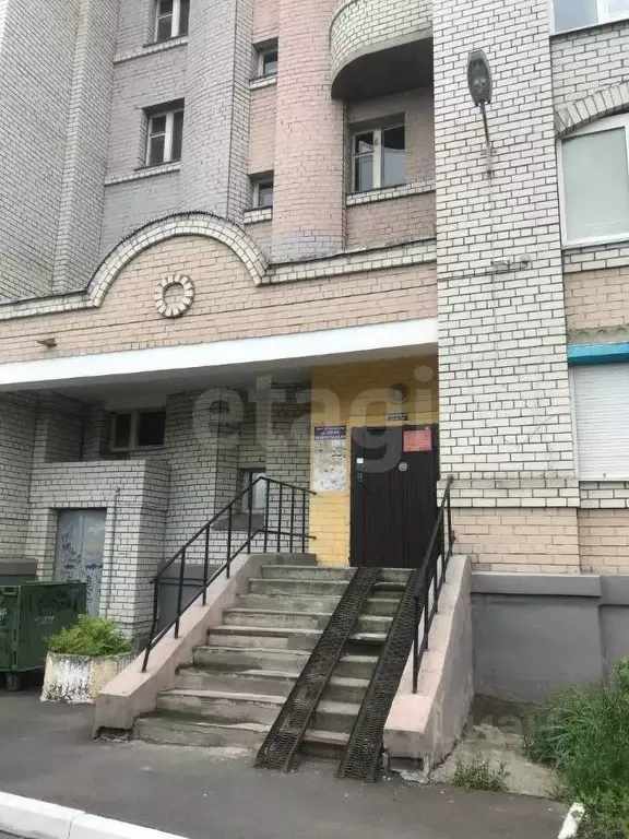 3-к кв. Брянская область, Брянск ул. Ромашина, 32 (108.3 м) - Фото 1