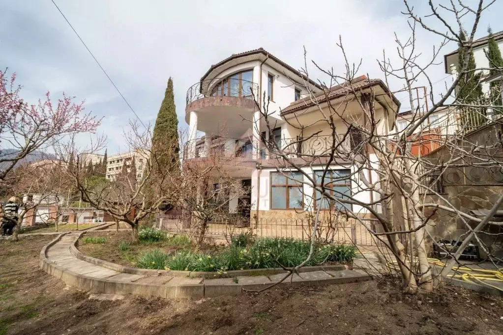 Дом в Крым, Алушта пер. Красноармейский, 17 (398 м) - Фото 1