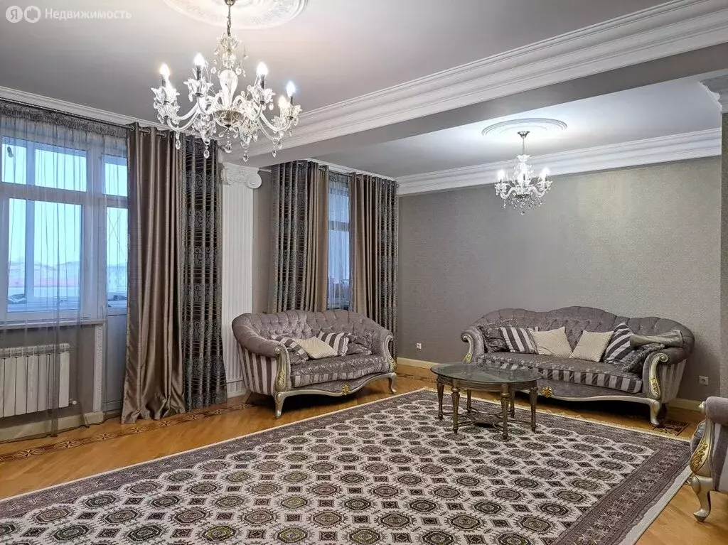 3-комнатная квартира: Махачкала, улица Гайдара Гаджиева, 22Б (122 м) - Фото 1