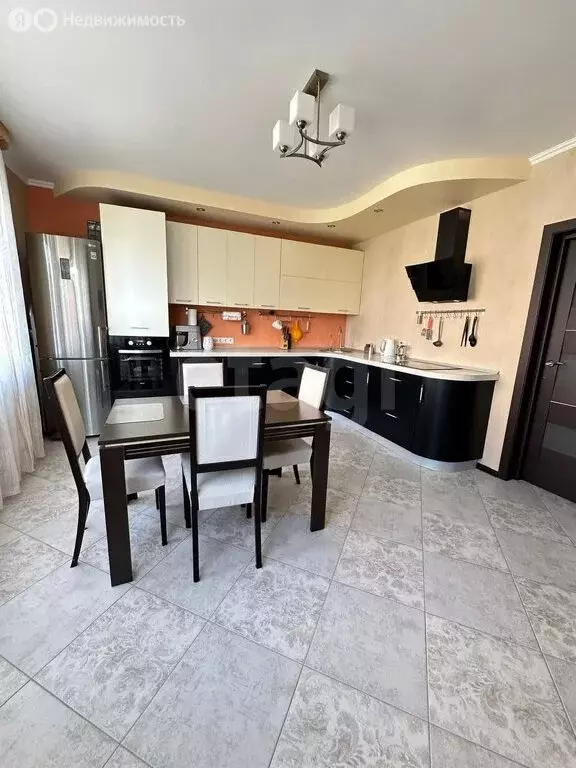 2-комнатная квартира: Оренбург, улица Автомобилистов, 2/2 (79 м) - Фото 0