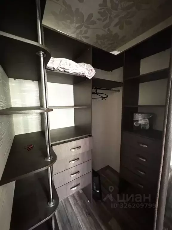 2-к кв. Свердловская область, Екатеринбург ул. Академическая, 13 (43.4 ... - Фото 2