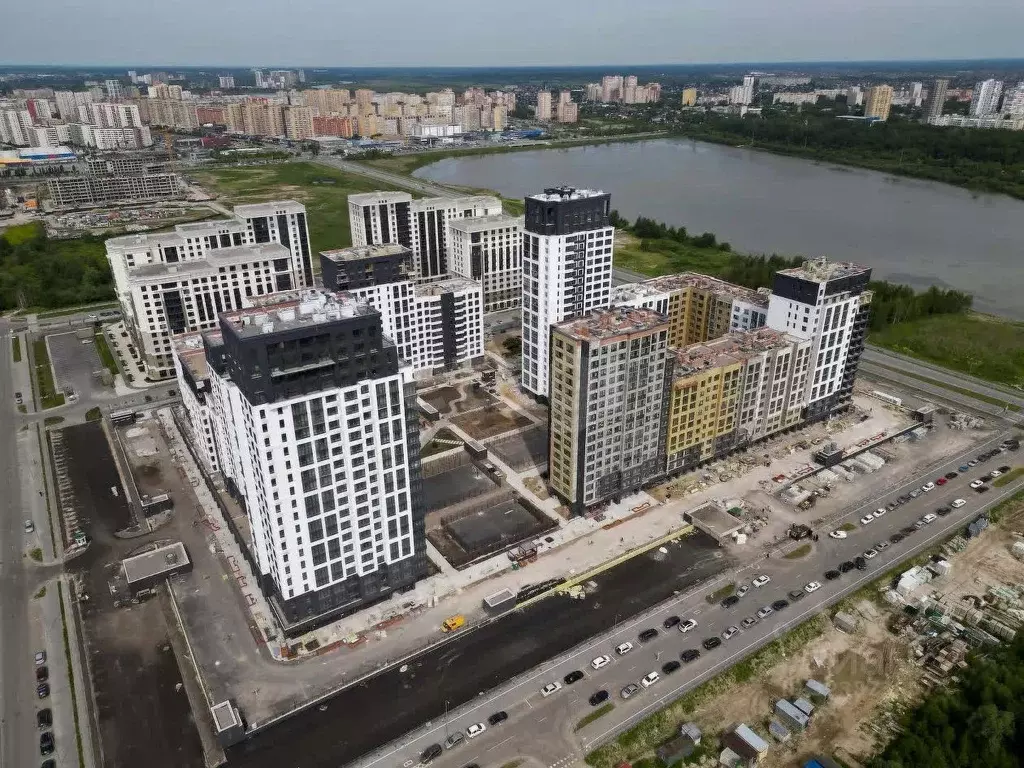 2-к кв. Тюменская область, Тюмень ул. Братьев Бондаревых, 5 (63.0 м) - Фото 1