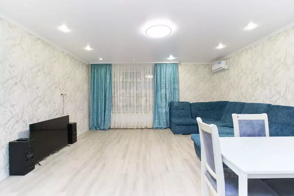 3-к кв. Тюменская область, Тюмень ул. 50 лет Октября, 57Бк1 (101.8 м) - Фото 1