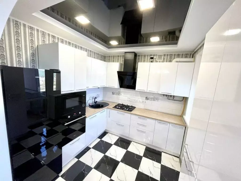 2-к кв. Крым, Симферополь ул. Генерала Родионова, 3Б (60.0 м) - Фото 1