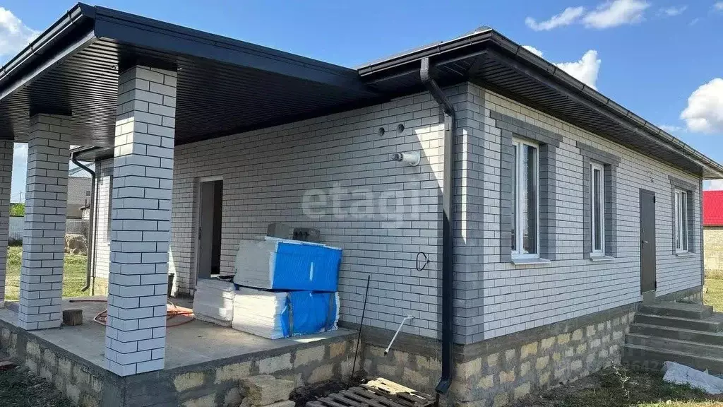 Дом в Ставропольский край, Ставрополь № 12 мкр, ул. Бударская, 93 (110 ... - Фото 0
