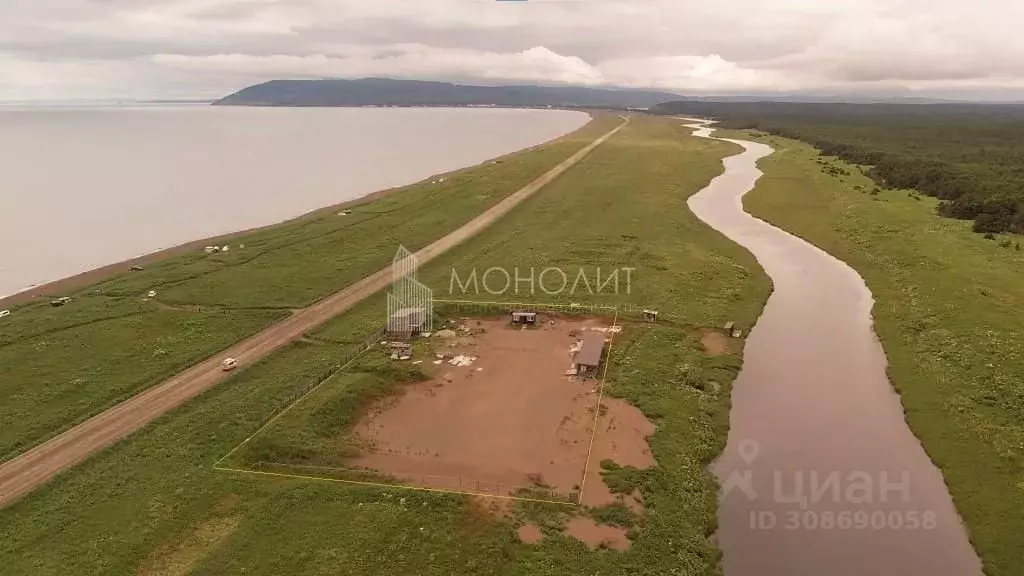 Участок в Сахалинская область, Корсаковский городской округ, с. ... - Фото 0