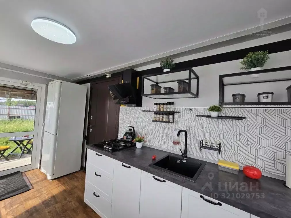 Дом в Омская область, Омский район, пос. Магистральный ул. Ясенная (69 ... - Фото 1