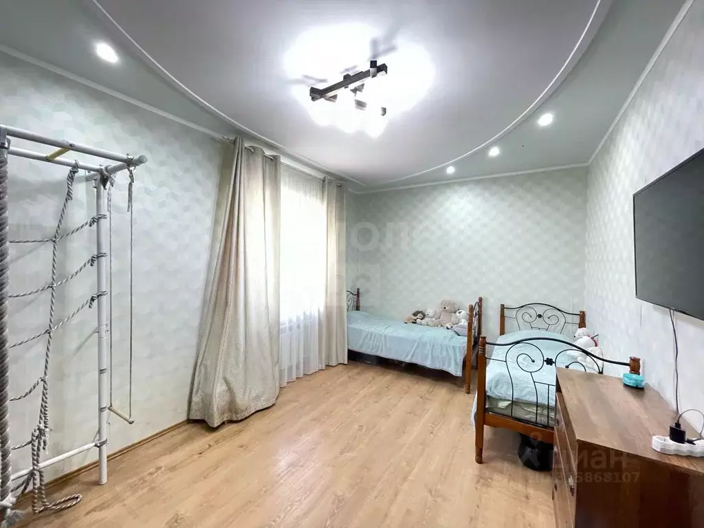 3-к кв. Оренбургская область, Орск Новый город мкр, ул. ... - Фото 0