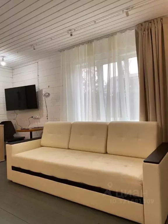 3-к кв. Новгородская область, Валдайский район, Рощинское с/пос, д. ... - Фото 1