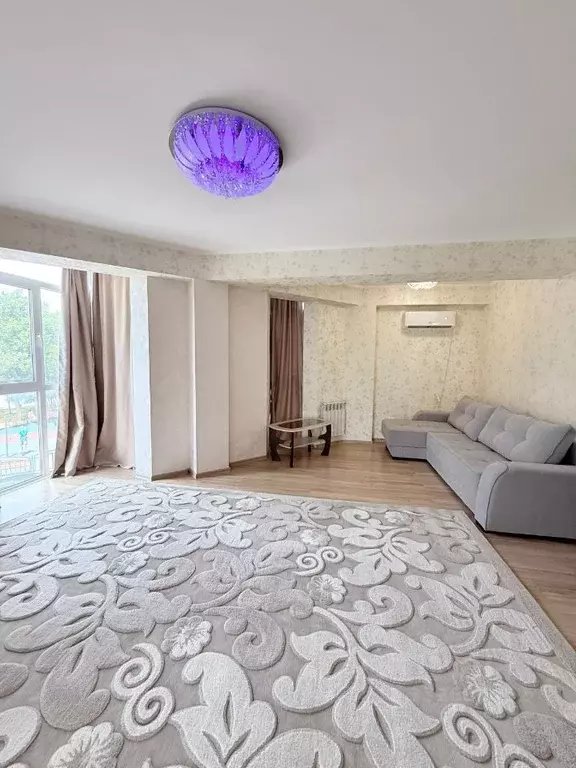 3-к кв. Крым, Симферополь ул. Караманова, 3 (80.0 м) - Фото 1