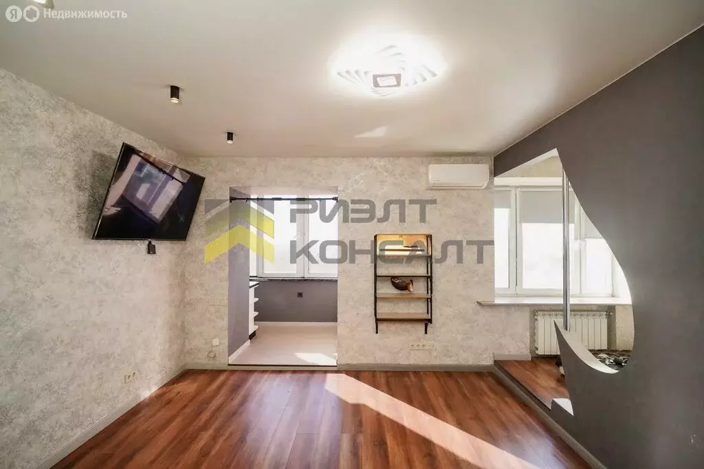 Квартира-студия: Омск, проспект Комарова, 11/4 (38.6 м) - Фото 2