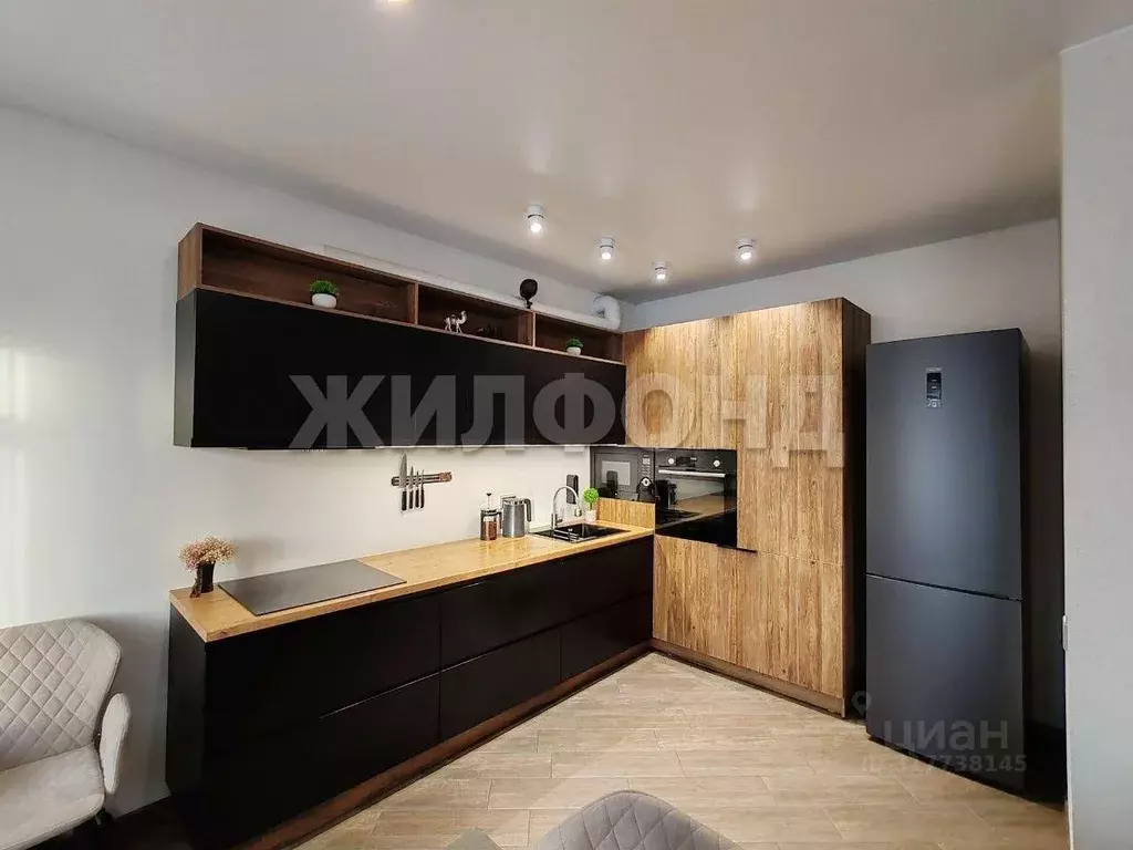 2-к кв. Хакасия, Абакан просп. Дружбы Народов, 49А (65.0 м) - Фото 0