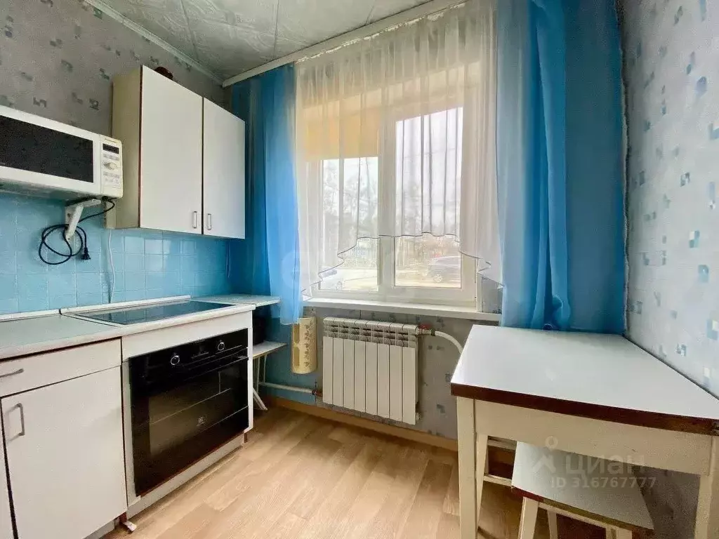 2-к кв. Приморский край, Надеждинский район, пос. Новый Молодежная ... - Фото 0