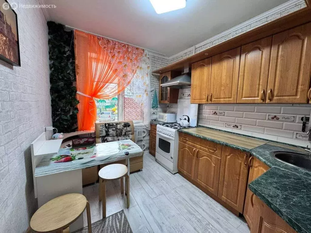 3-комнатная квартира: Луховицы, улица Пушкина, 176 (65.9 м) - Фото 2