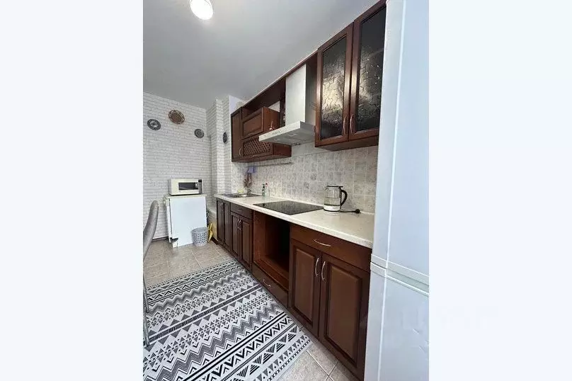 2-к кв. Тюменская область, Тюмень ул. Мельникайте, 135 (66.0 м) - Фото 1