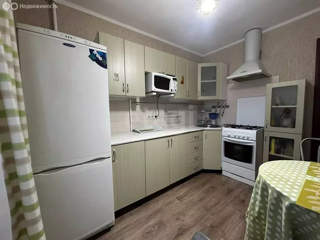 3-комнатная квартира: Усинск, улица Строителей, 16 (66.8 м) - Фото 1