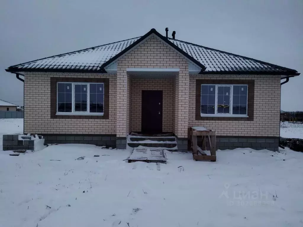 Дом в Белгородская область, Белгородский район, Никольское с/пос, с. ... - Фото 0