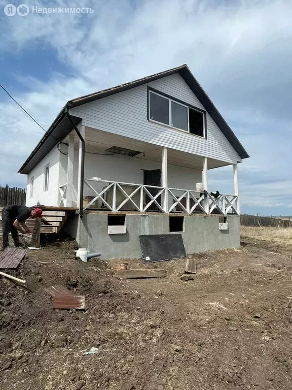 Дом в село Хомутово, Подгорная улица, 35 (200 м) - Фото 1