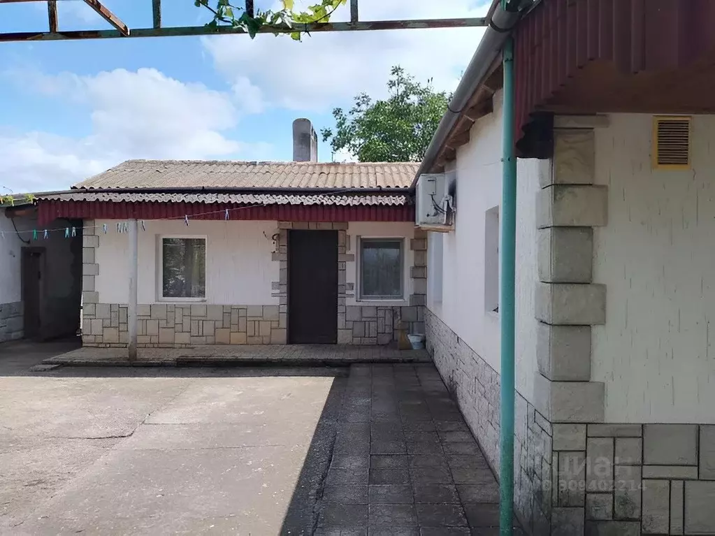 Дом в Крым, Сакский район, Ромашкинское с/пос, с. Колоски  (58 м) - Фото 2
