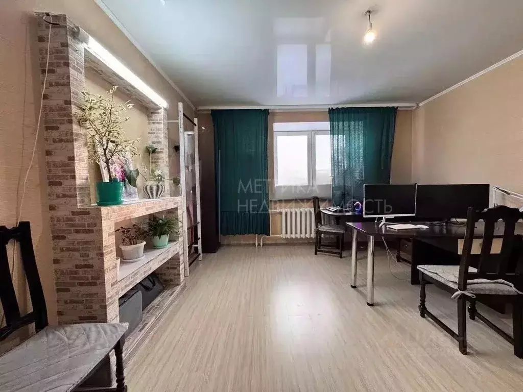 3-к кв. Тюменская область, Тюмень ул. Карла Маркса, 8 (93.5 м) - Фото 0