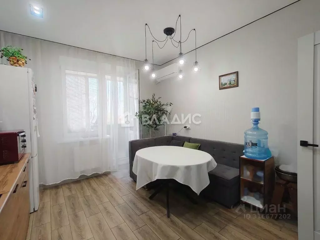 3-к кв. Брянская область, Брянск Ново-Советская ул., 38 (95.9 м) - Фото 0