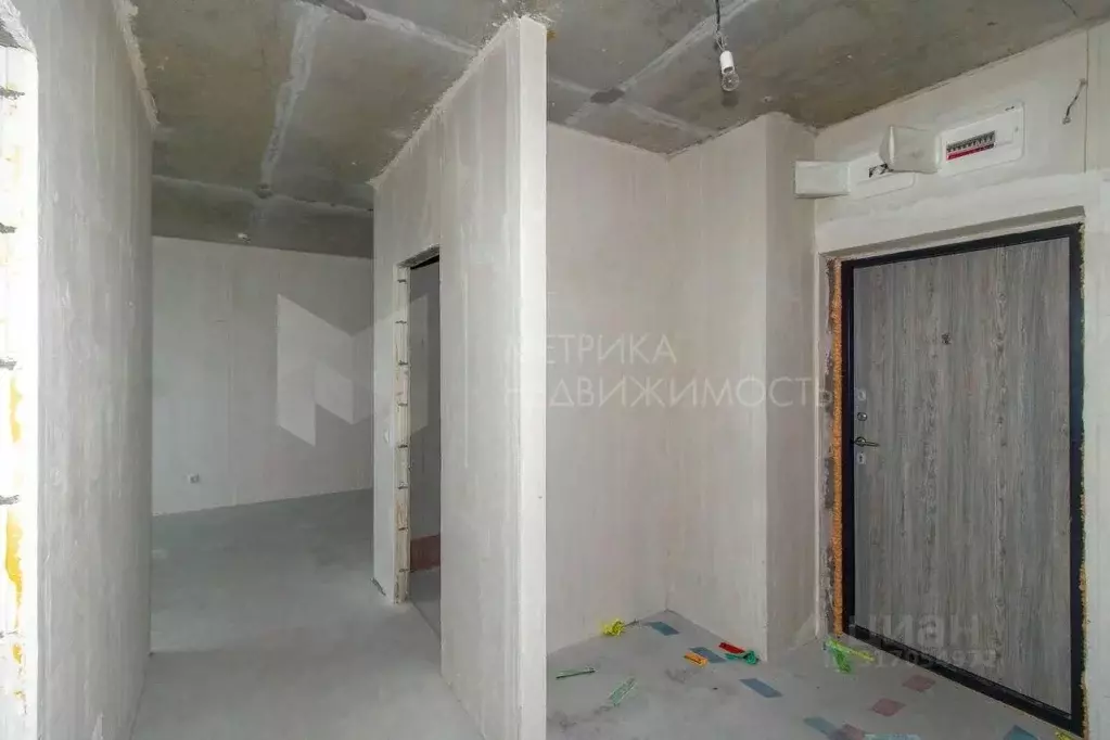 2-к кв. Тюменская область, Тюмень ул. Ю.-Р.Г. Эрвье, 38 (56.0 м) - Фото 0