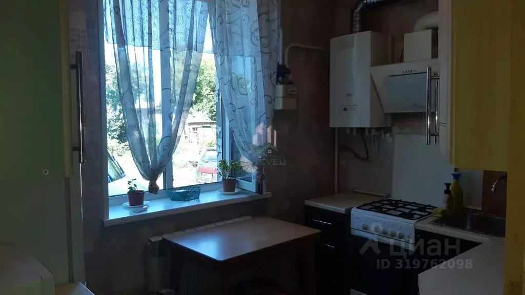 2-к кв. Саратовская область, Энгельс ул. 2-я Пристанская, 9 (45.0 м) - Фото 0